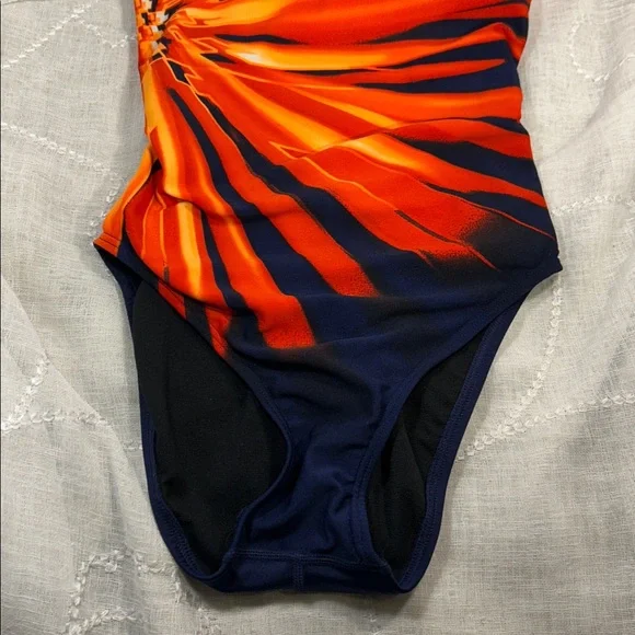 TYR one piece swimsuit - Picture 4 of 8